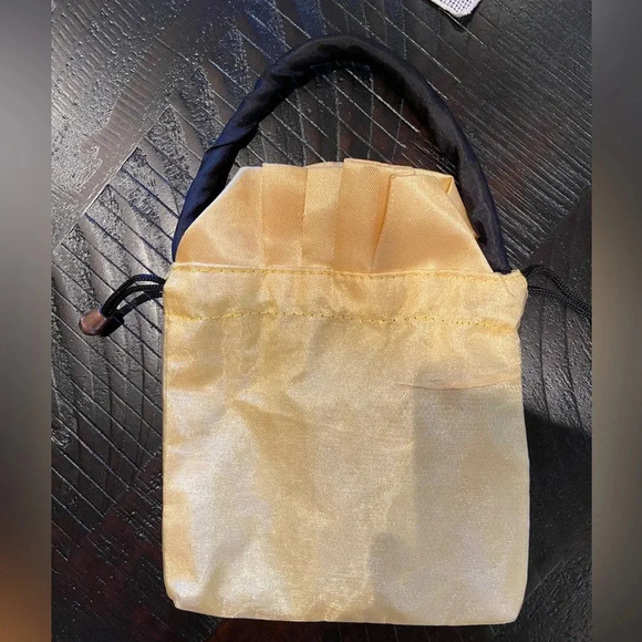 Small drawstring bag - Picture 2 of 3